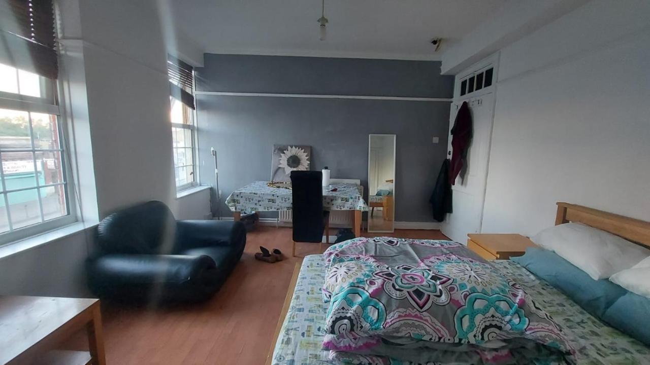 London Edgware Station Apartment ภายนอก รูปภาพ